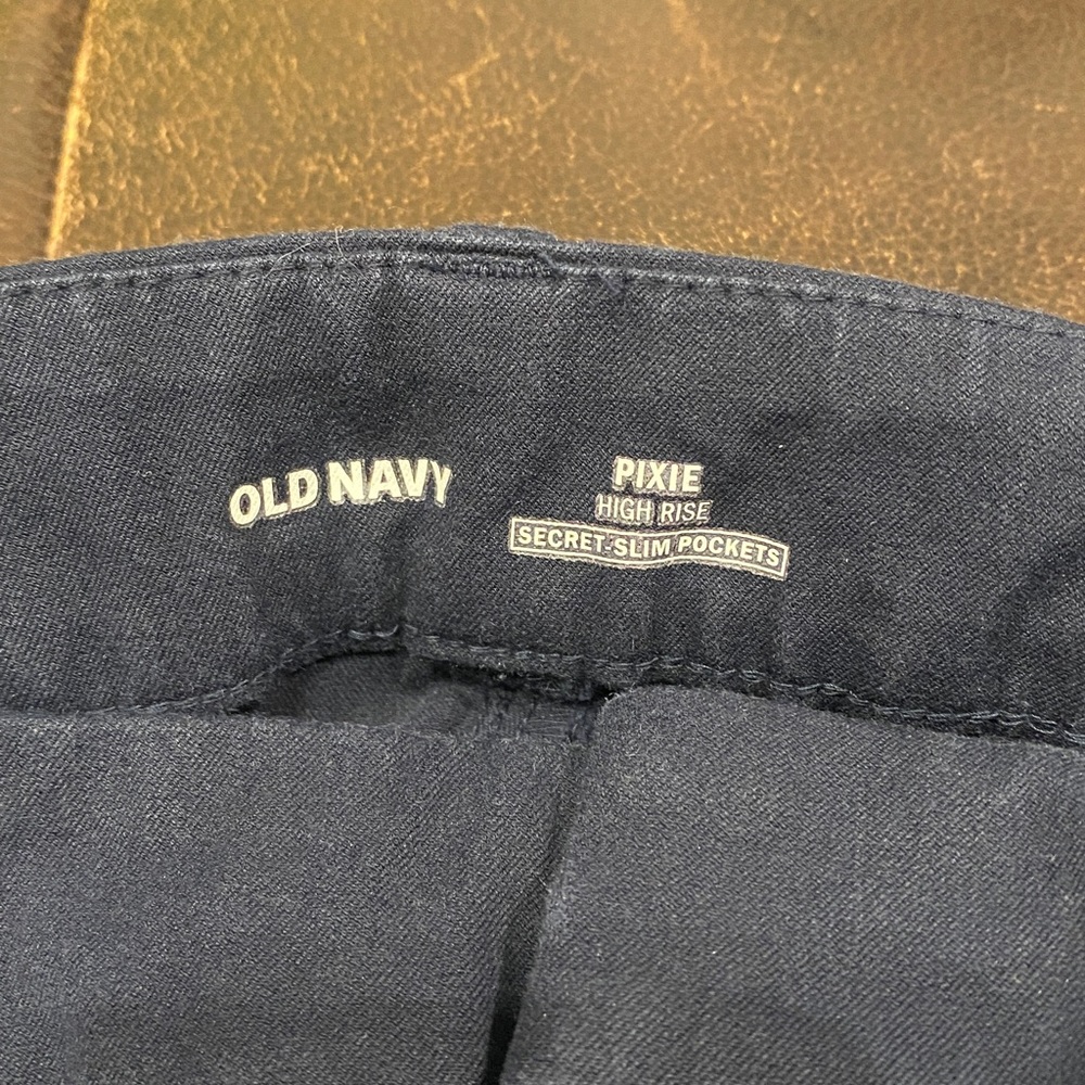 Old Navy Pixie High Rise - Picture 4 of 7